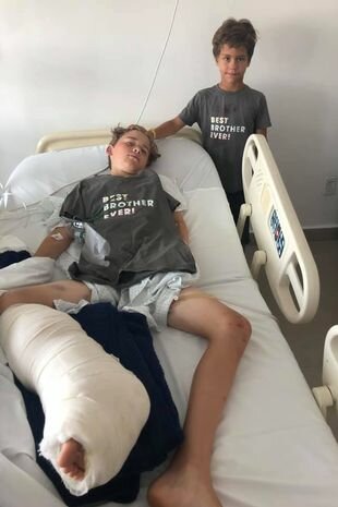 хлопчика потягнув крокодил під час гри в хованки