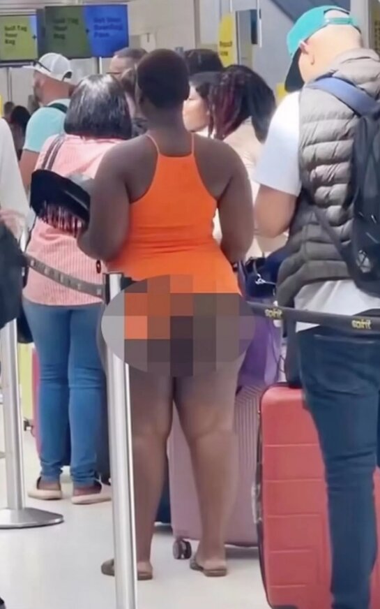Пасажирка в аеропорту, кадр з відео