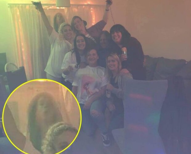 Фото з привидом