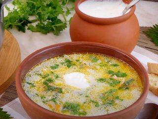 Суп из крапивы, кадр из видео