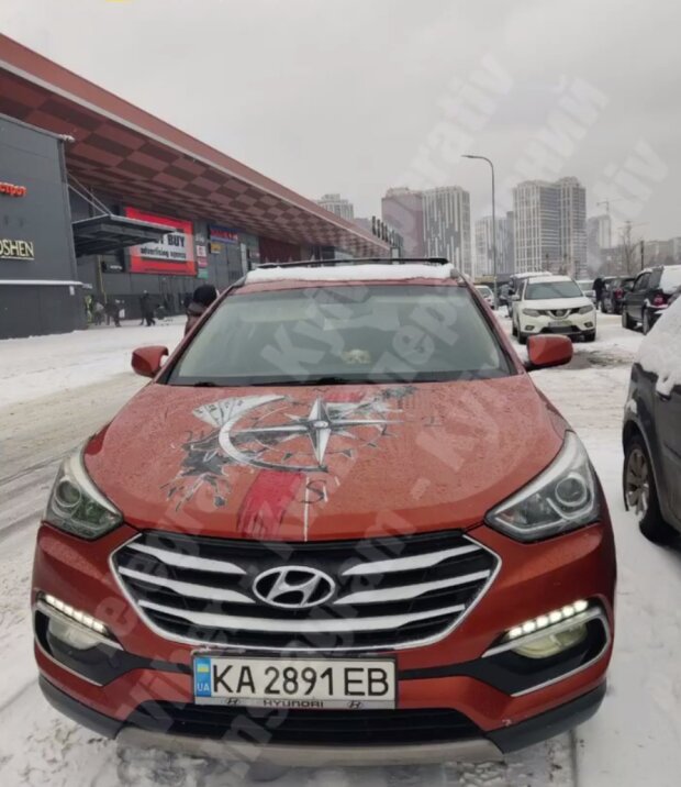 Машина чоловіка, який побив дітей, кадр з відео