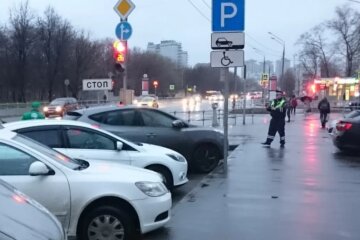 Парковка, кадр з відео