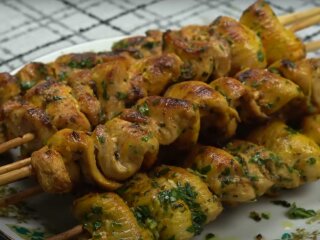 Куриный шашлык, кадр из видео