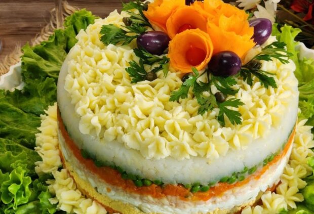 Праздничный салат, кадр из видео