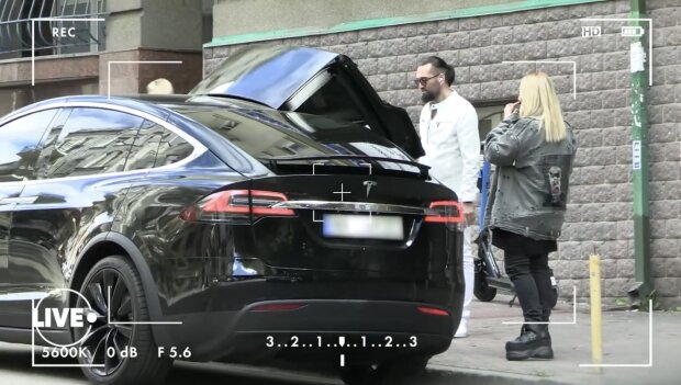 Ірина Білик купила нову Tesla
