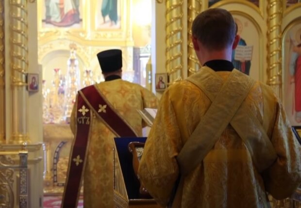 служба в церкви