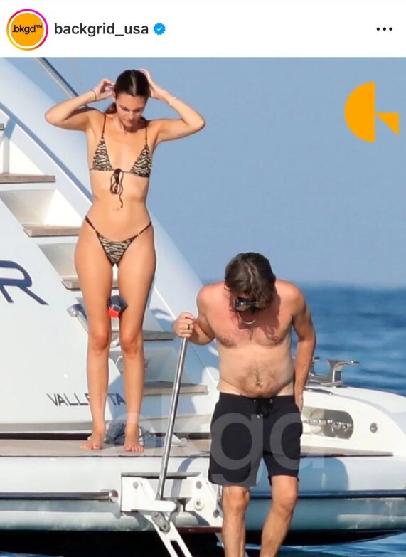 Леонардо Ді Капріо та його молода дівчина