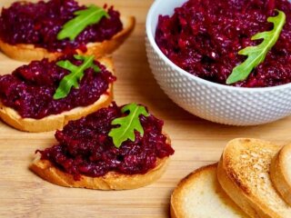 Свекольная закуска, кадр из видео