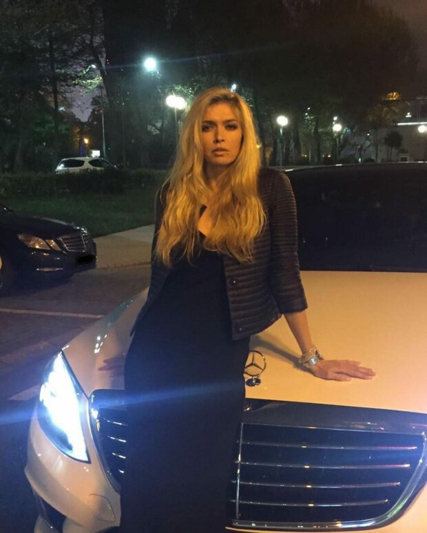 Віра Брежнєва та її білий Mercedes-Benz W222