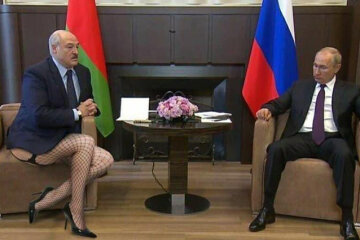 Лукашенко намагається догодити Путіну