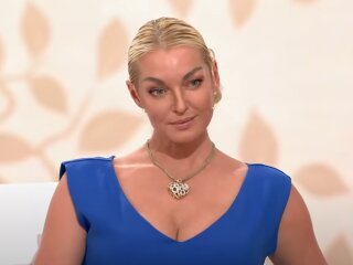 Анастасия Волочкова, скриншот из видео