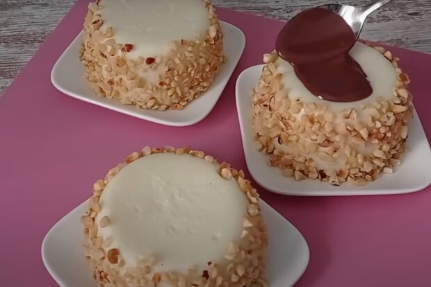 Приготування десерту "Зимові шапки", кадр з відео