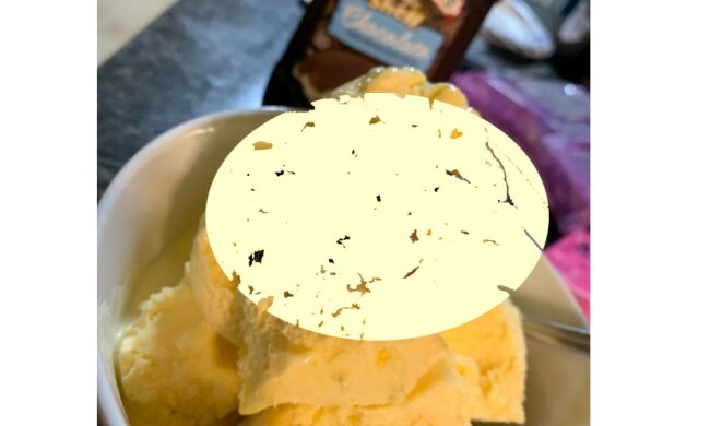 Неудачный пример подачи мороженного