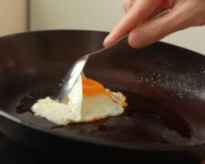 Сковорідка, яйце