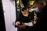 пасажирів без ковід-сертифікатів не пропускають у поїзди та автобуси