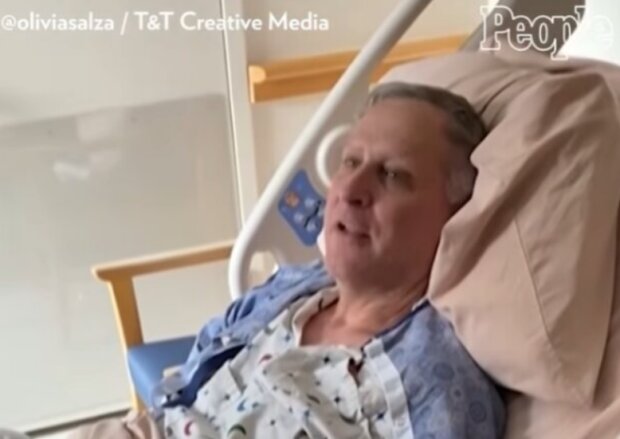 Кадр из видео с больным отцом