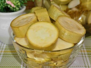 Квашенные кабачки, кадр из видео