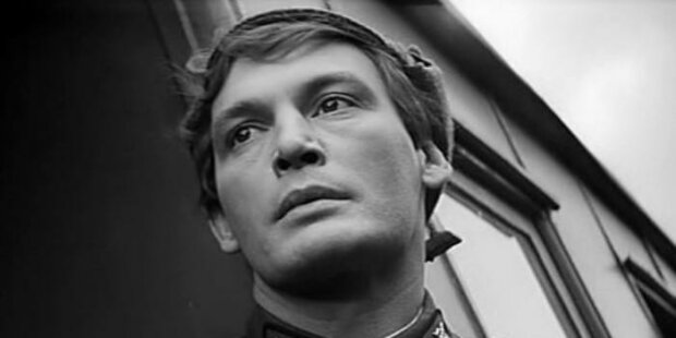 Василь Лановий