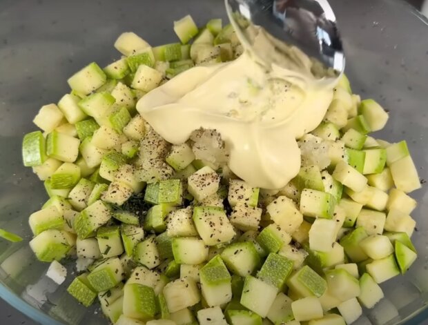 Салат из кабачков "3 копейки", кадр из видео