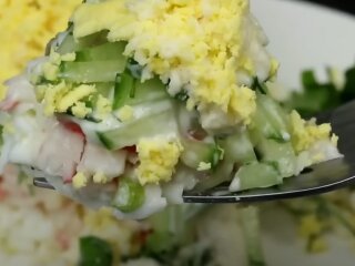 Салат "Нежность", кадр из видео