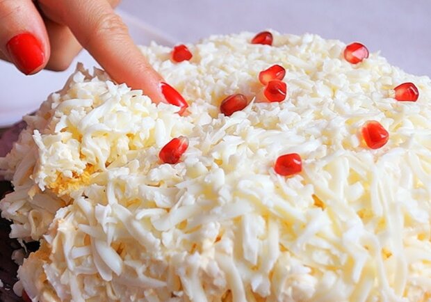 Салат "Невеста", кадр из видео