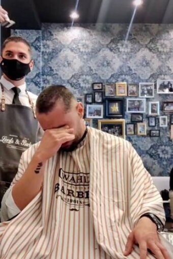 Фото барбера и друга