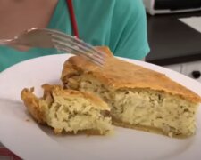 Готовый луковый пирог
