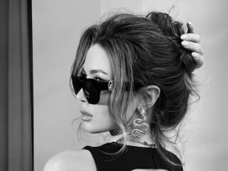 Анна Заворотнюк