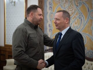 Андрей Ермак и глава французской делегации, фото: Офис Президента