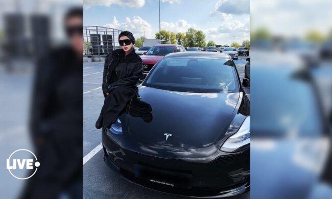 Ірина Білик купила нову Tesla