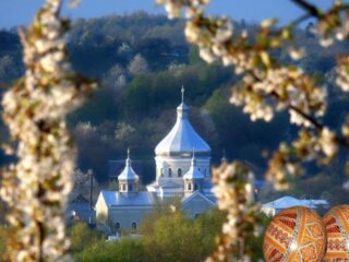 Церковь, фото из свободных источников