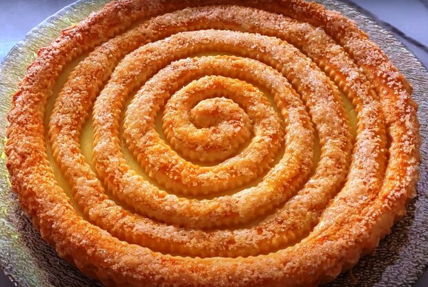 Пирог "Улитка", кадр из видео