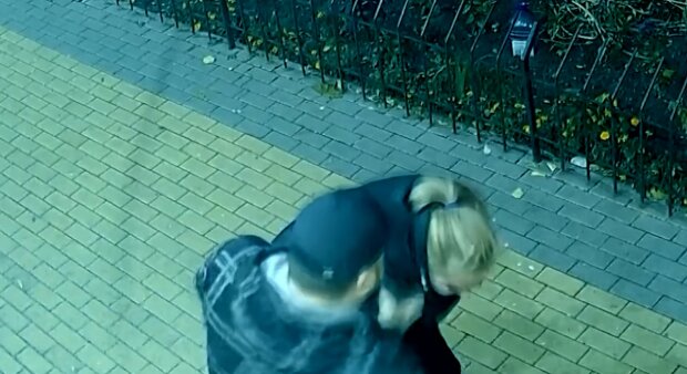 Эписком православної церкви побив жінку