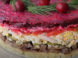 Грибы под шубой, кадр из видео