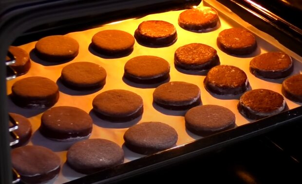 Приготовление пряников, кадр из видео