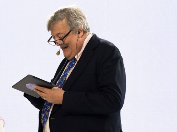 Стівен Фрай, фото із соцмереж