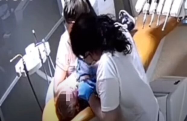 стоматолог из Ровно издевалась над детьми