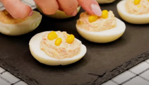 Фаршировані яйця