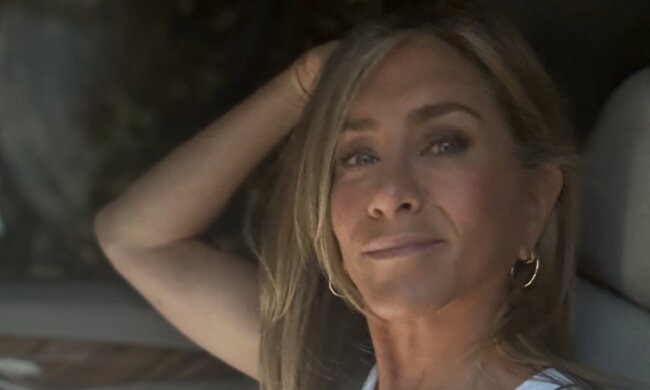 Дженнифер Энистон