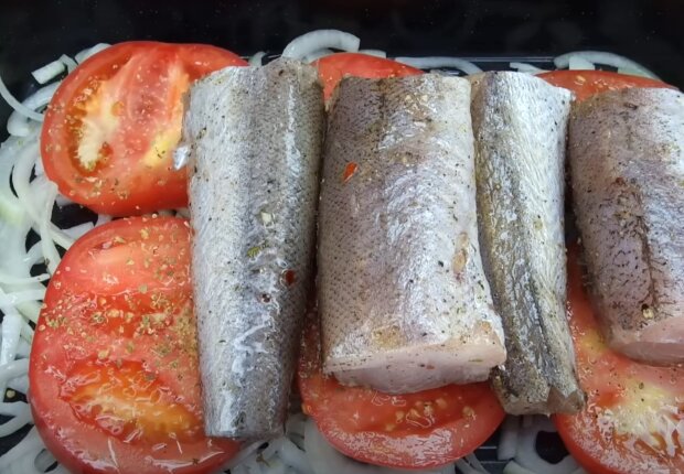 Приготовление хека, кадр из видео