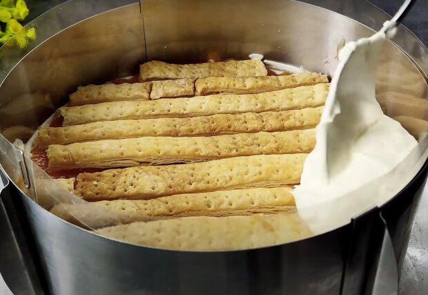 Приготування пирога, кадр з відео