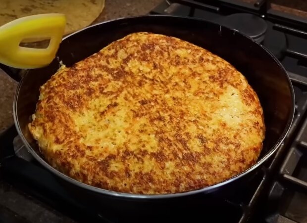 Приготовление капустного пирога, кадр из видео