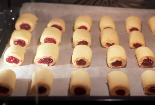 Приготування королівського печива, кадр з відео