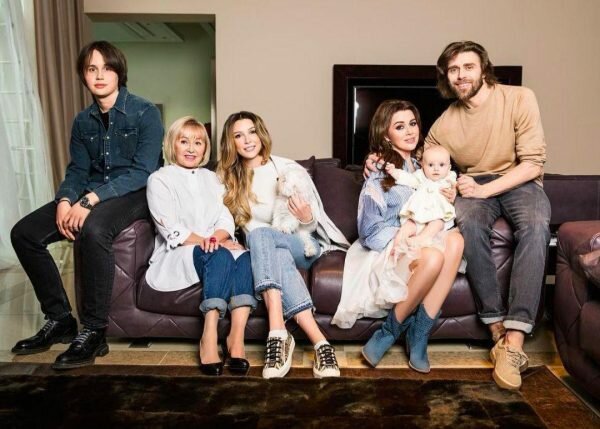 Анастасія Заворотнюк з родиною