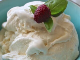 Мороженое, кадр из видео