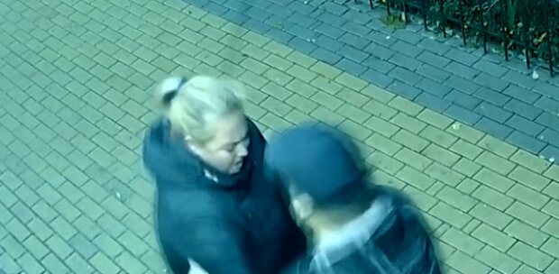 Эписком православної церкви побив жінку