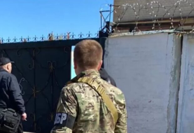 Тюрьма, кадр из видео