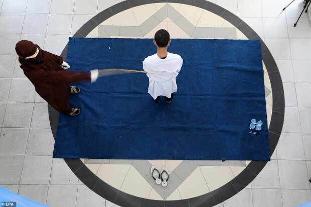 Закоханих побили палицею-батогом за позашлюбний зв'язок