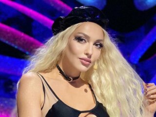 Оля Полякова