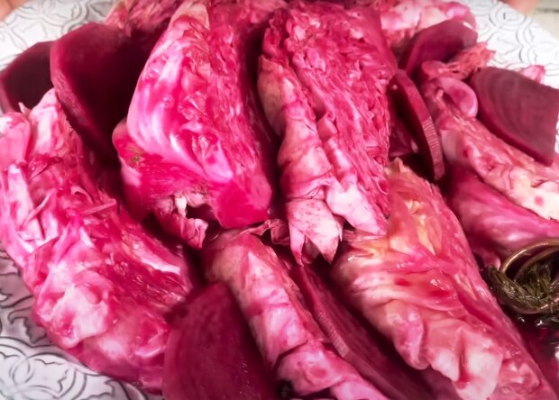 Засоленная капуста, кадр из видео